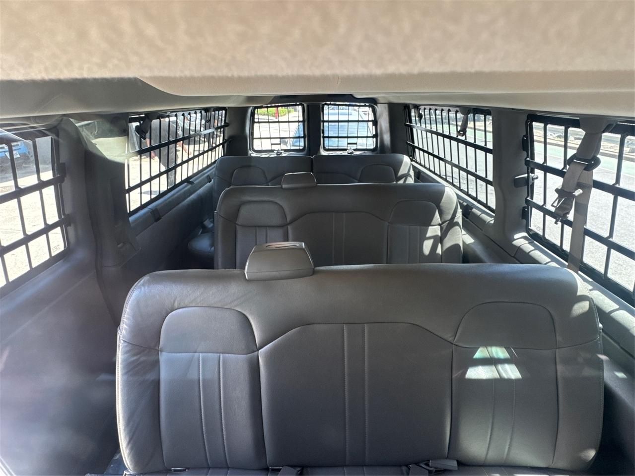 GMC Savana Passenger RWD 3500 155" LS w/1LS 2017