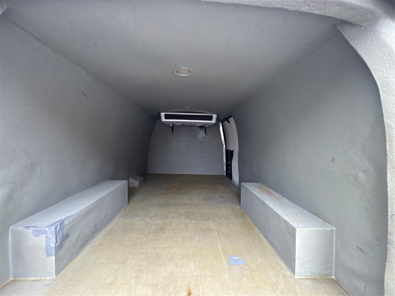 GMC Savana Cargo Van RWD 3500 155" 2015