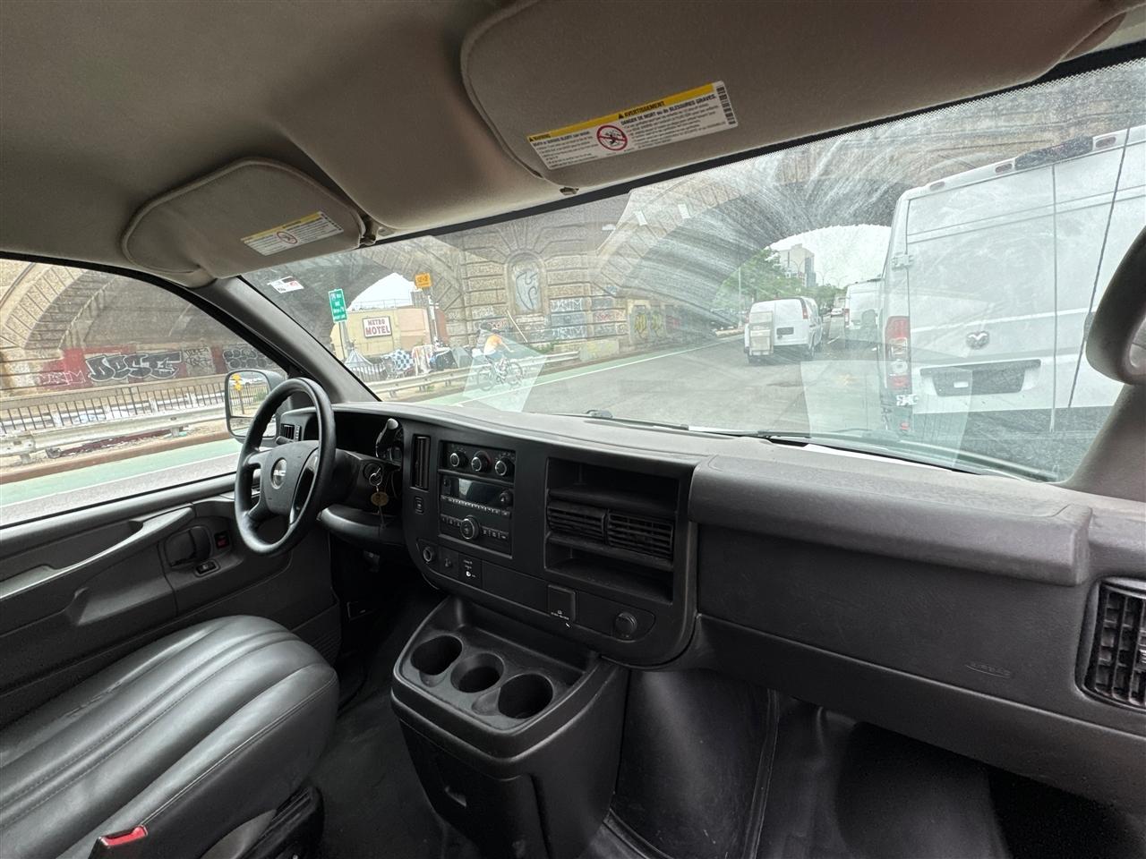 GMC Savana Cargo Van RWD 3500 155" 2015