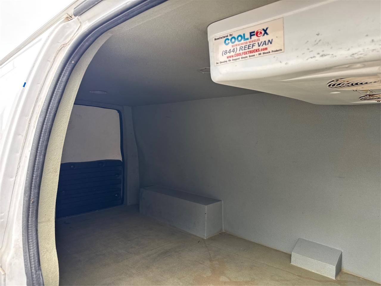 GMC Savana Cargo Van RWD 3500 155" 2015