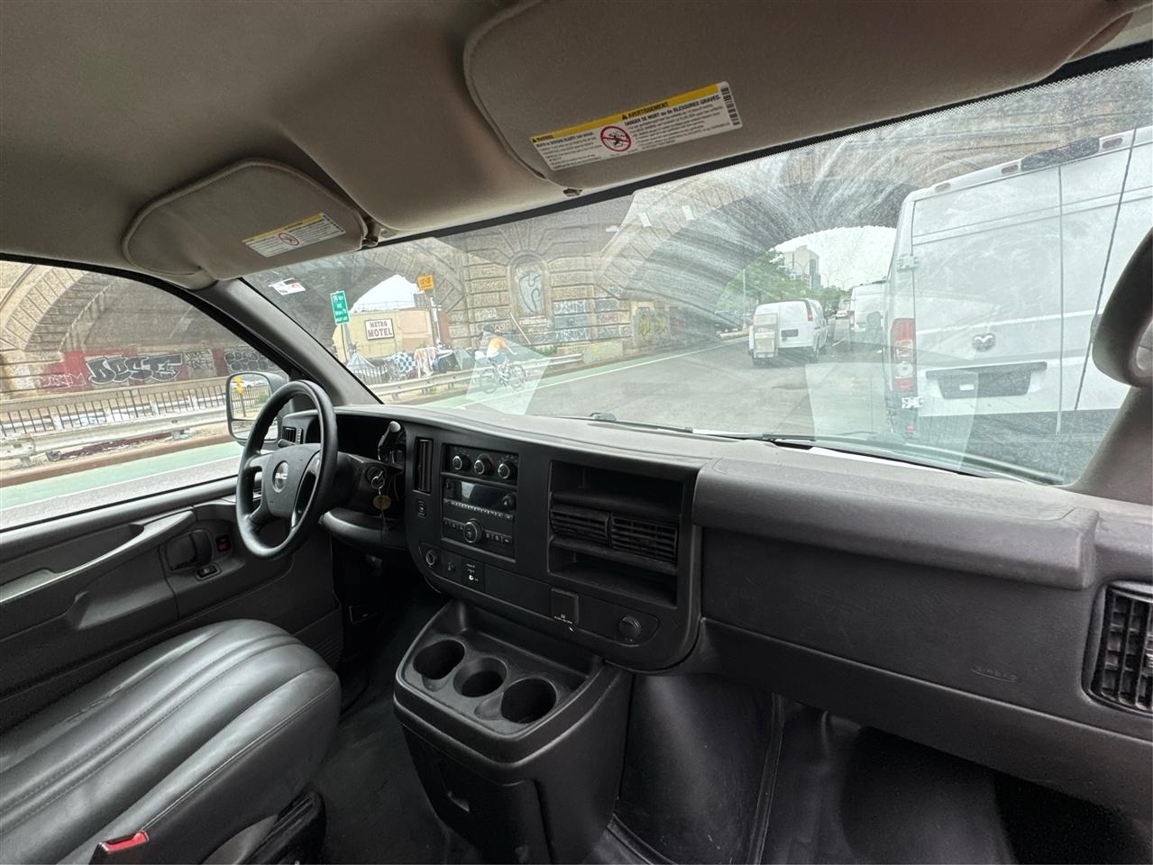 GMC Savana Cargo Van RWD 3500 155" 2015