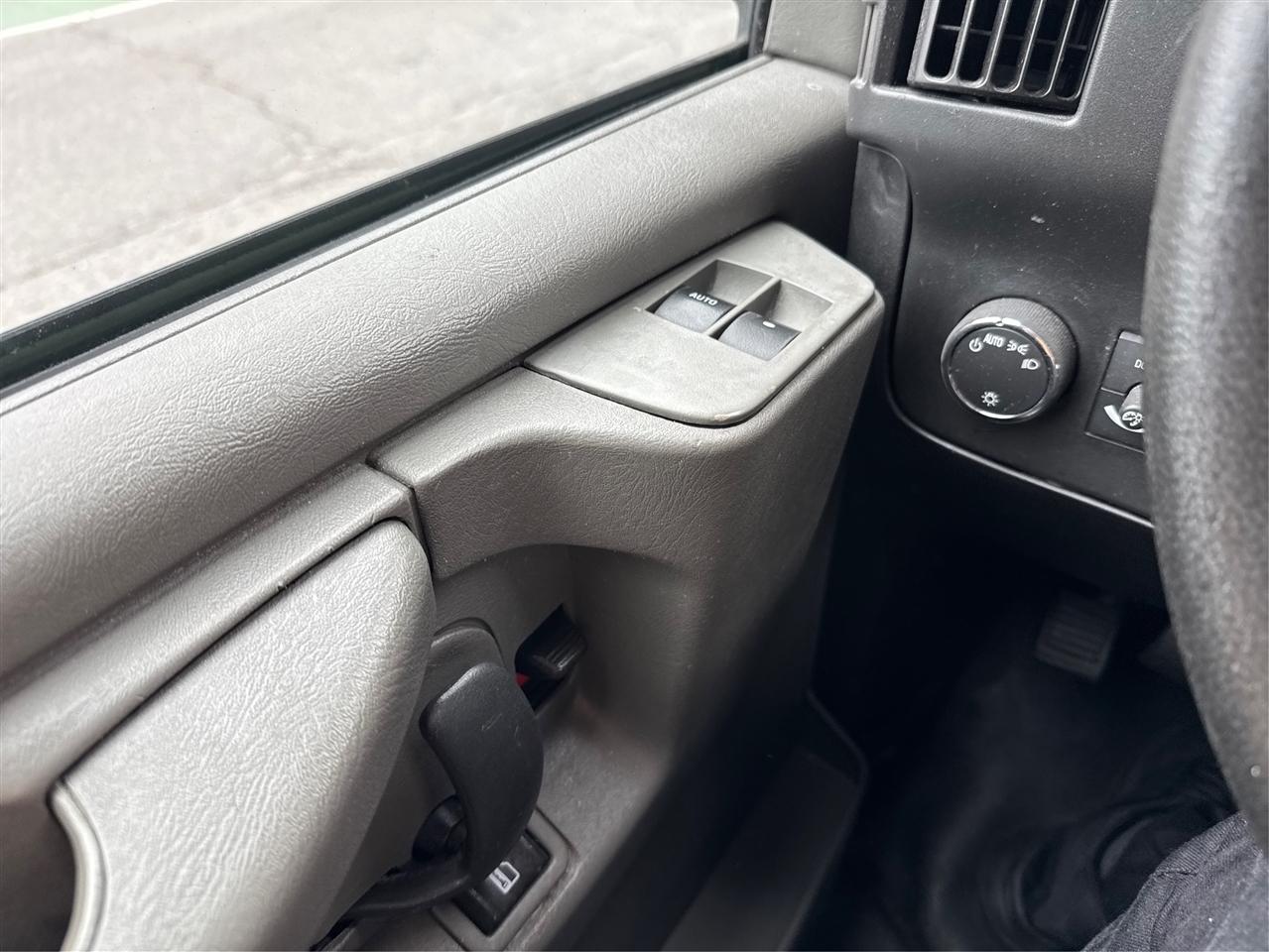 GMC Savana Cargo Van RWD 3500 155" 2015