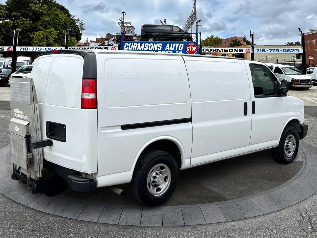 Chevrolet Express Cargo Van RWD 3500 135" 2020
