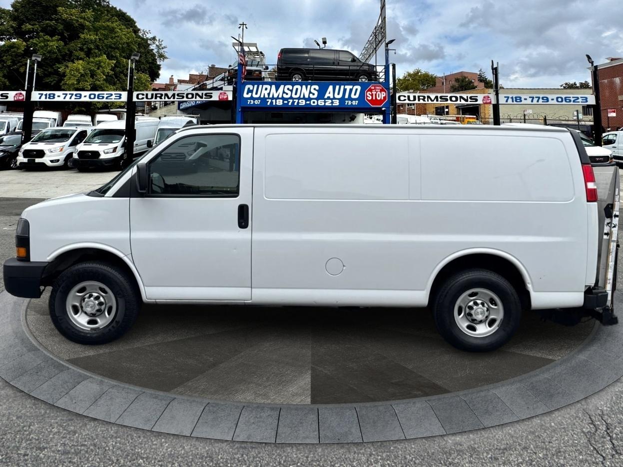 Chevrolet Express Cargo Van RWD 3500 135" 2020