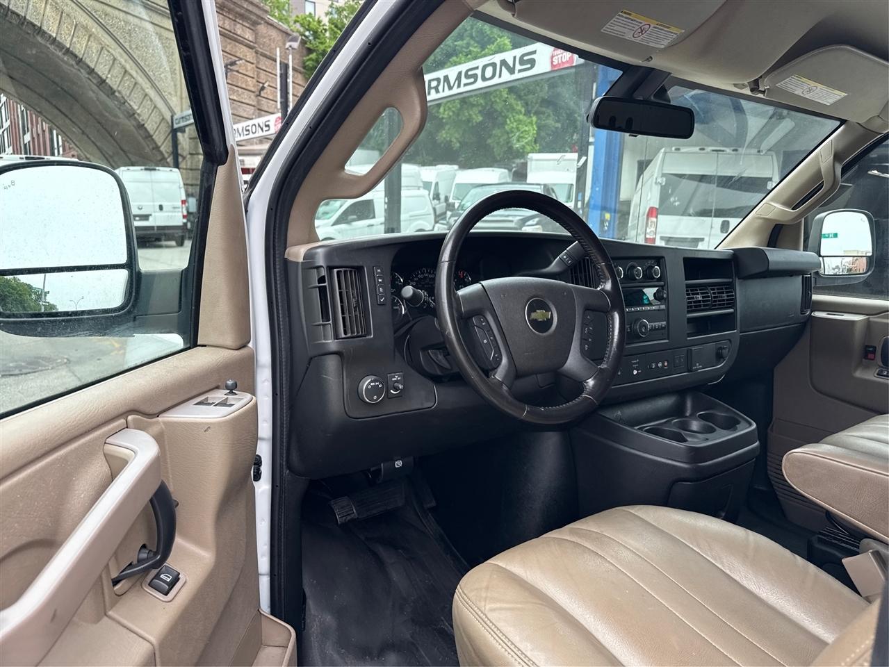 Chevrolet Express Cargo Van RWD 3500 135" 2020