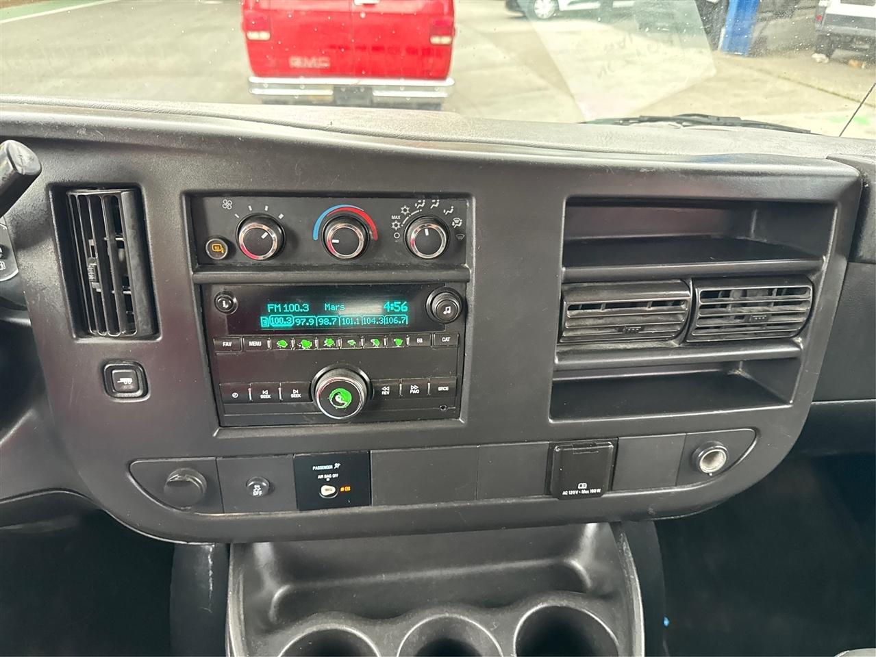 Chevrolet Express Passenger RWD 3500 155" LS w/1LS 2017