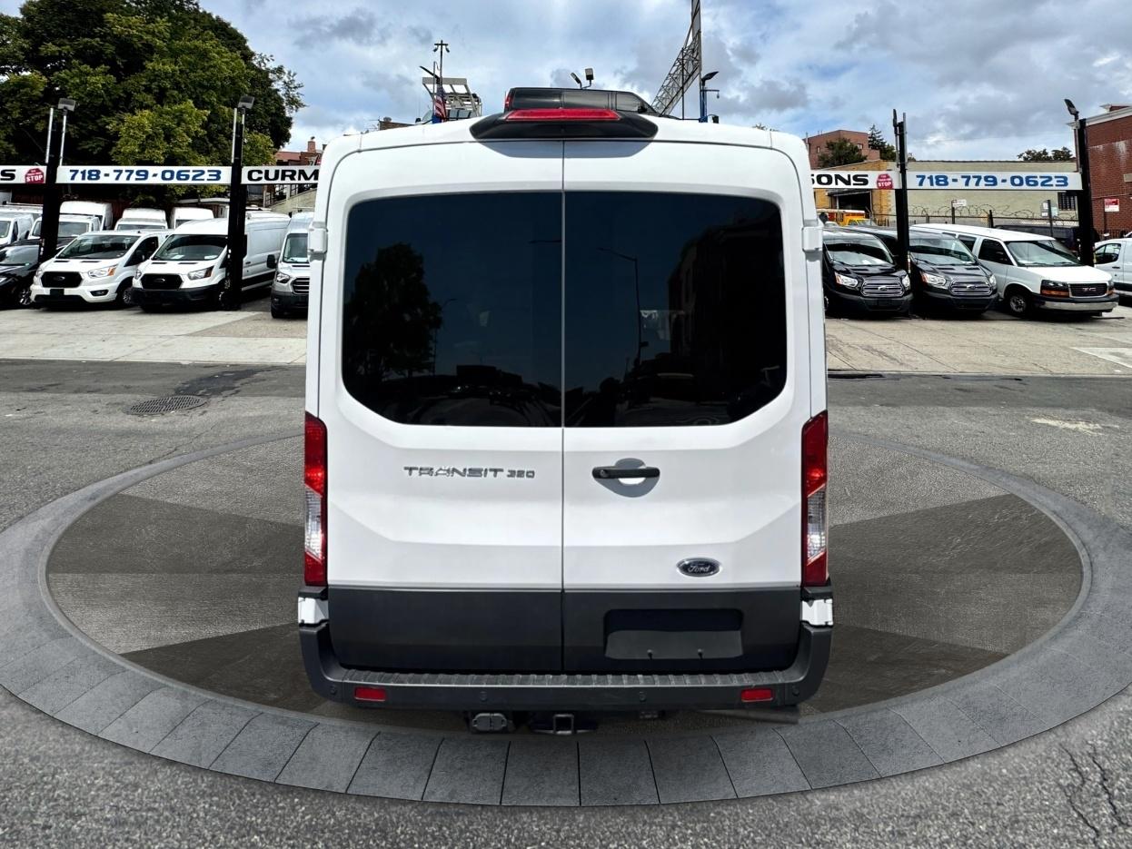 Ford Transit Passenger Wagon T-350 148" Med Roof XLT RWD 2023