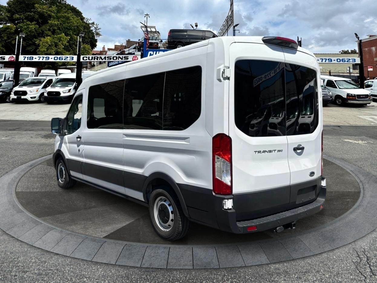 Ford Transit Passenger Wagon T-350 148" Med Roof XLT RWD 2023