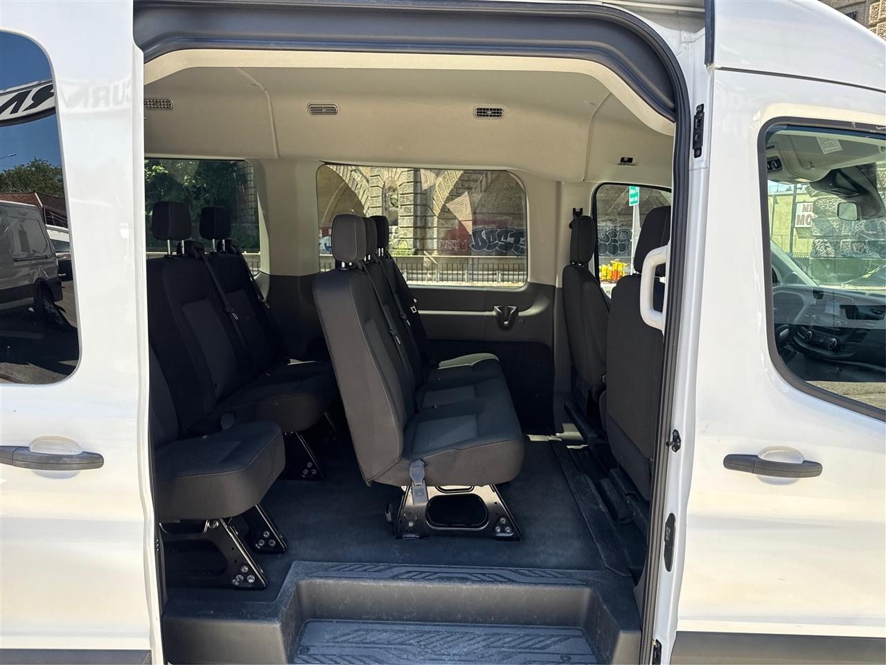 Ford Transit Passenger Wagon T-350 148" Med Roof XLT RWD 2023