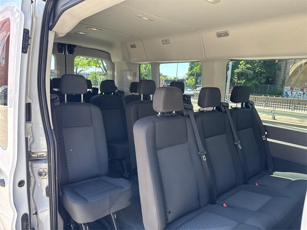Ford Transit Passenger Wagon T-350 148" Med Roof XLT RWD 2023