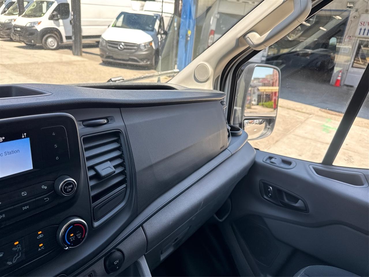Ford Transit Passenger Wagon T-350 148" Med Roof XLT RWD 2023