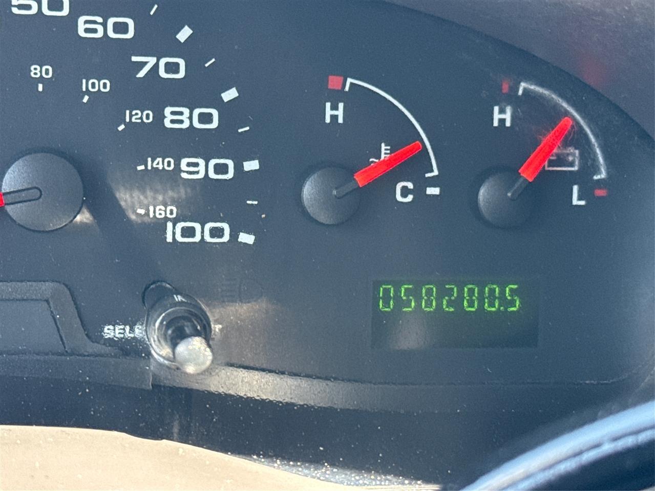 Ford Econoline Cargo Van E-250 2004