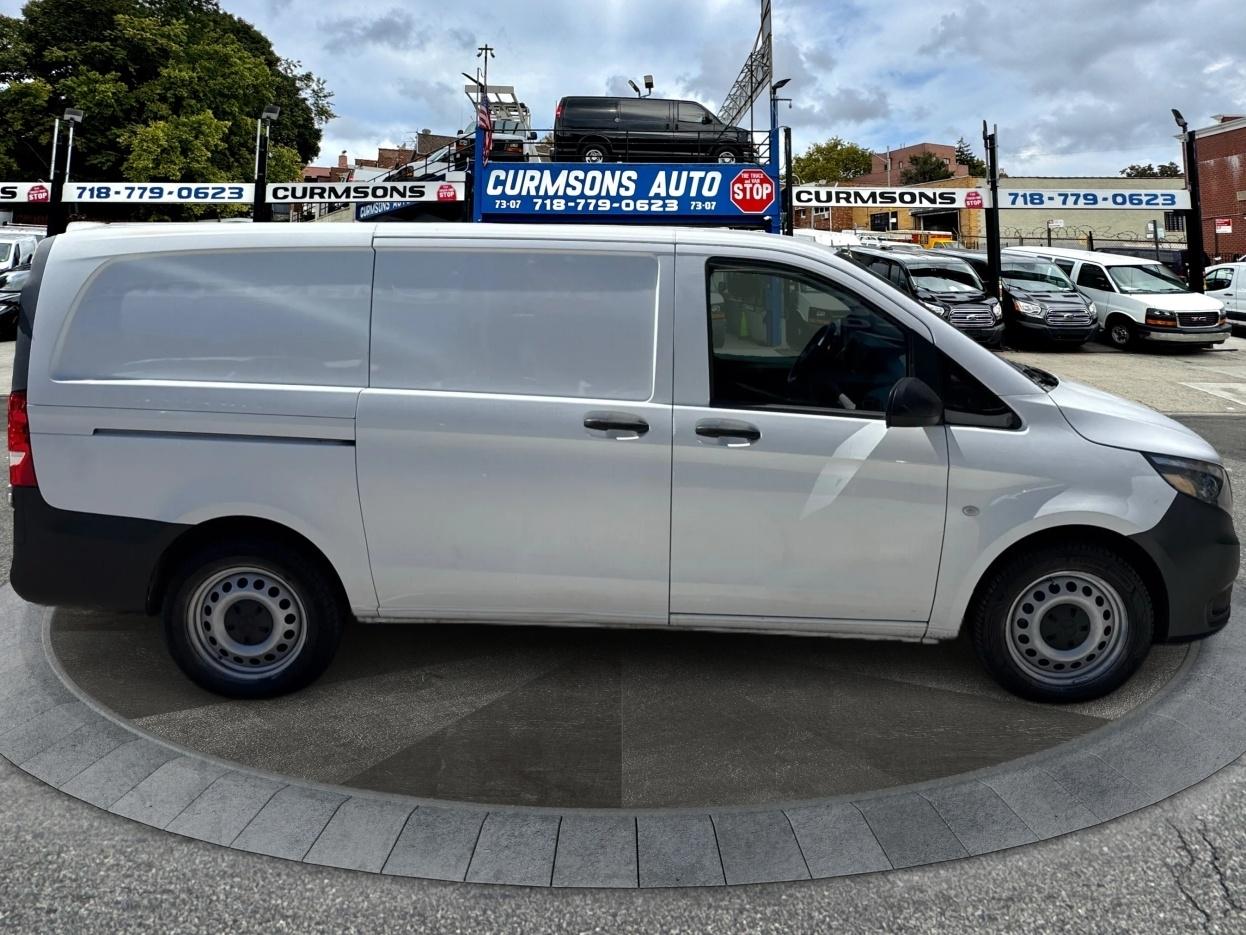 Mercedes-Benz Metris Cargo Van Standard Roof 126" Wheelbase 2017