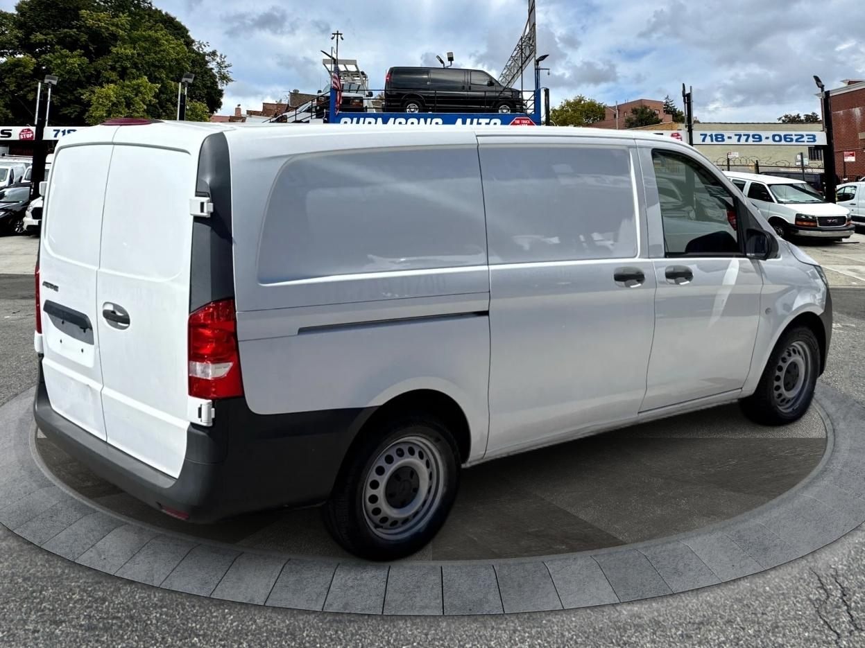 Mercedes-Benz Metris Cargo Van Standard Roof 126" Wheelbase 2017