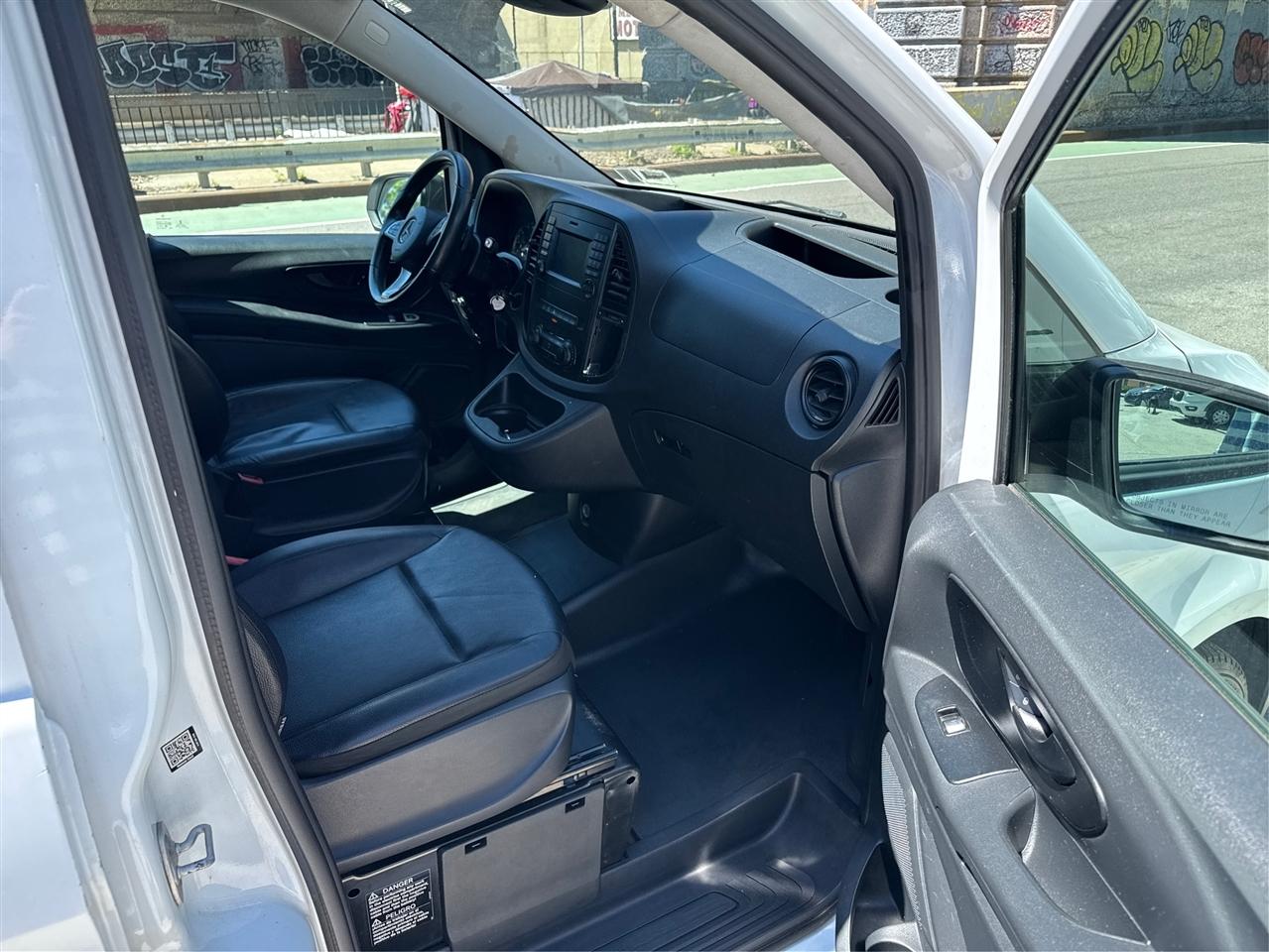 Mercedes-Benz Metris Cargo Van Standard Roof 126" Wheelbase 2017