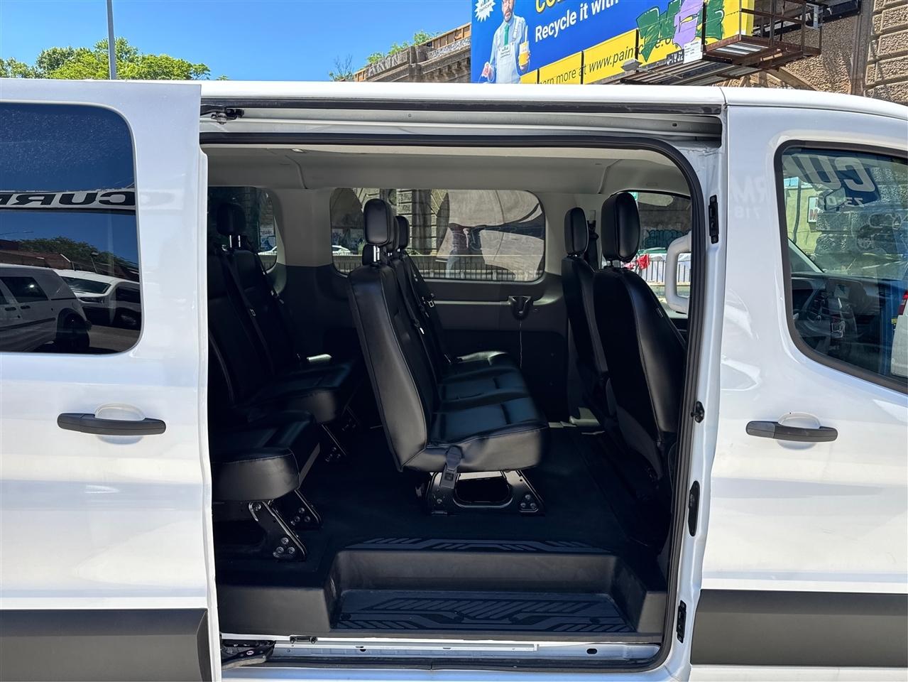 Ford Transit Passenger Wagon T-350 148" Low Roof XLT RWD 2024