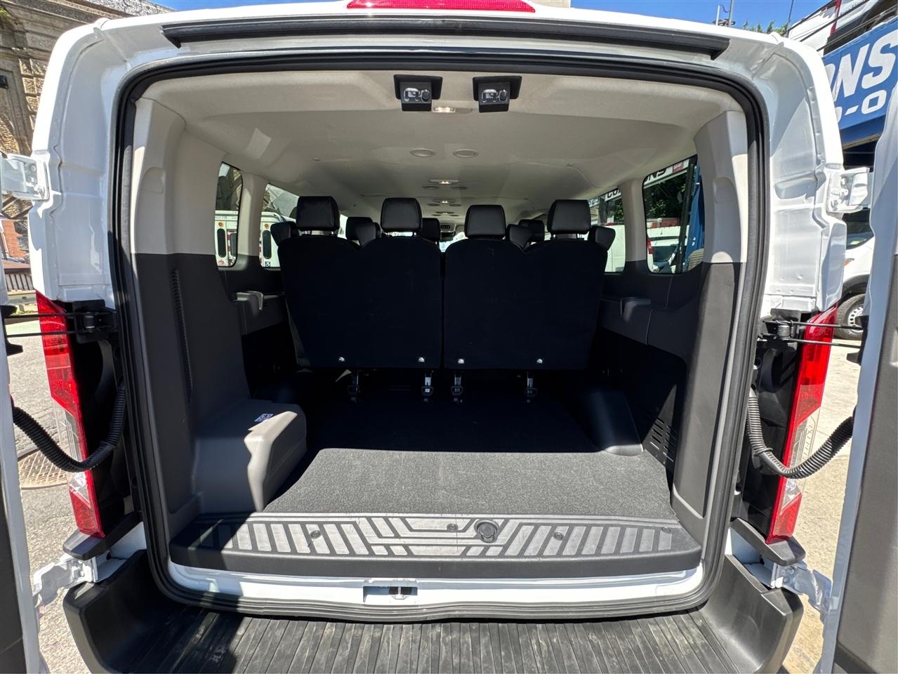 Ford Transit Passenger Wagon T-350 148" Low Roof XLT RWD 2024