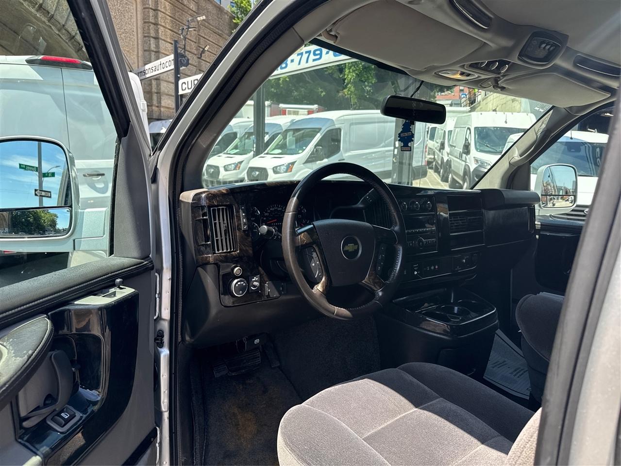 Chevrolet Express Cargo Van RWD 2500 135" 2015