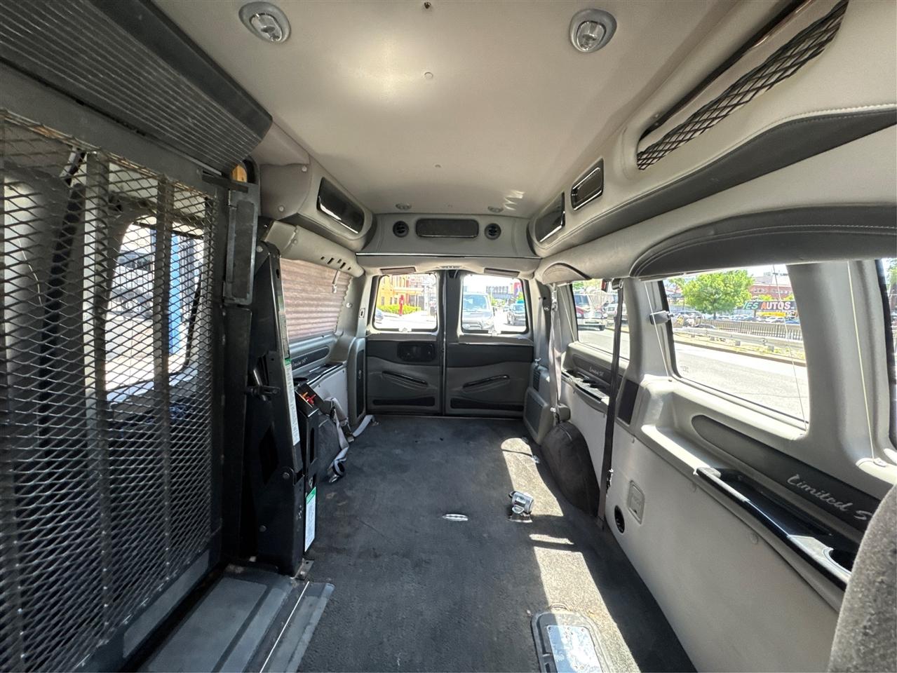 Chevrolet Express Cargo Van RWD 2500 135" 2015