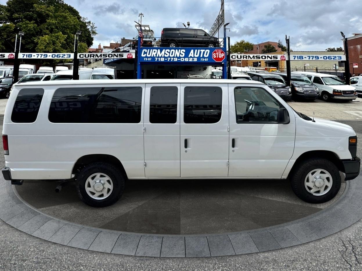 Ford Econoline Wagon E-350 Super Duty Ext XL 2009