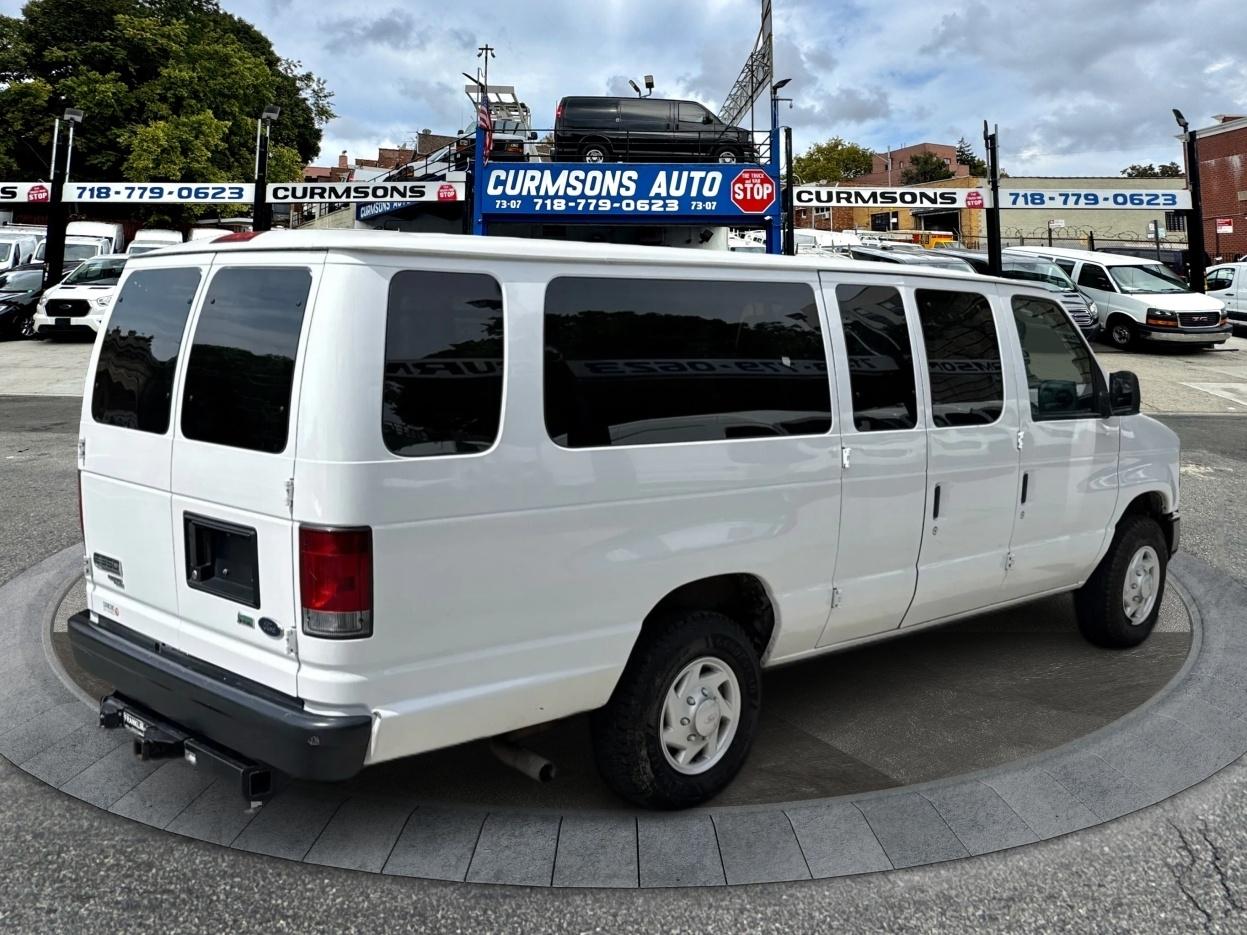 Ford Econoline Wagon E-350 Super Duty Ext XL 2009