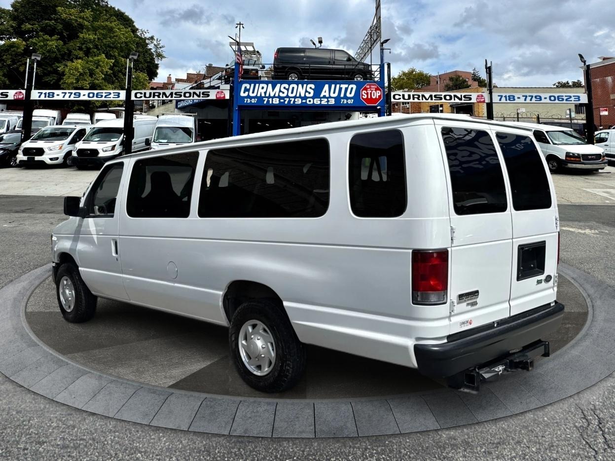 Ford Econoline Wagon E-350 Super Duty Ext XL 2009