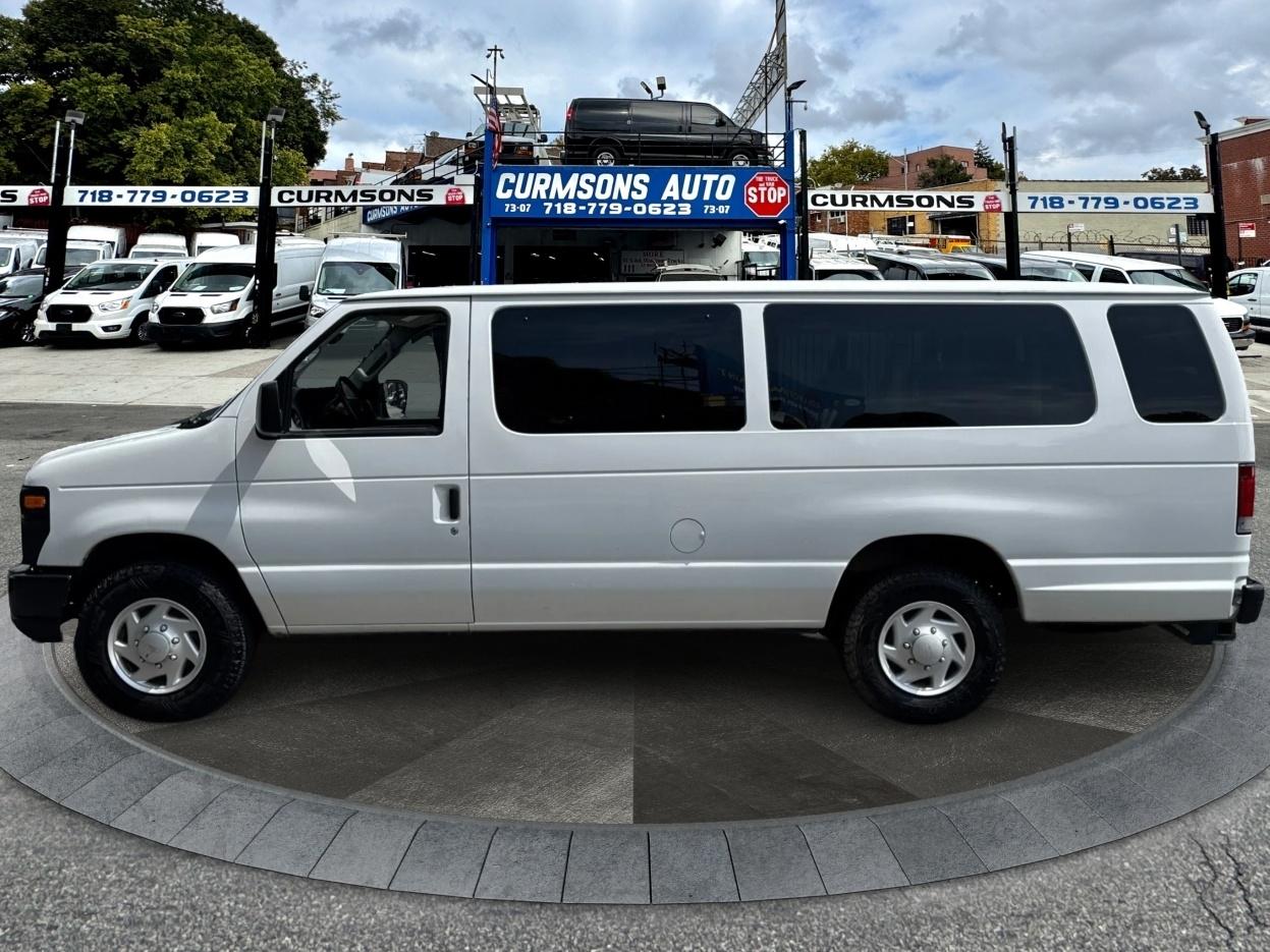 Ford Econoline Wagon E-350 Super Duty Ext XL 2009