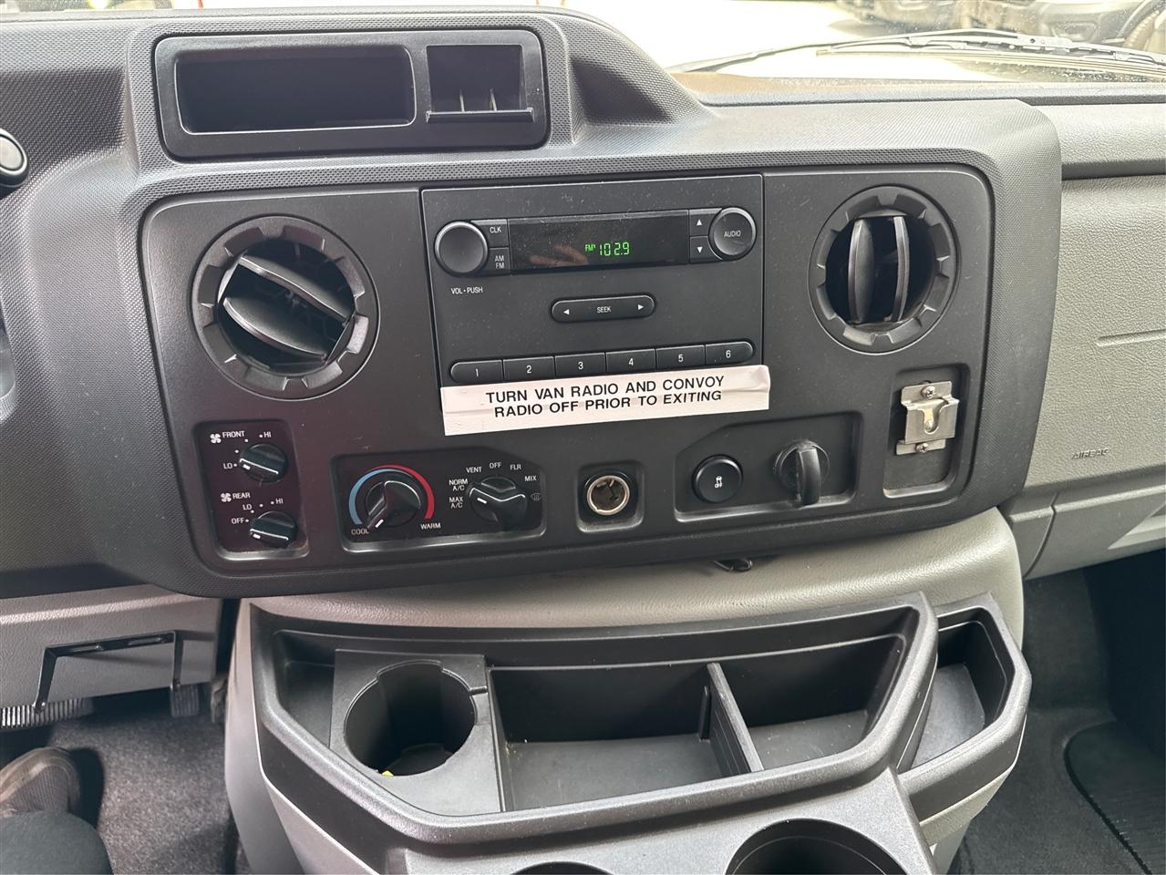 Ford Econoline Wagon E-350 Super Duty Ext XL 2009