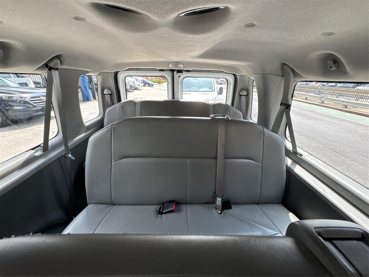 Ford Econoline Wagon E-350 Super Duty Ext XL 2009