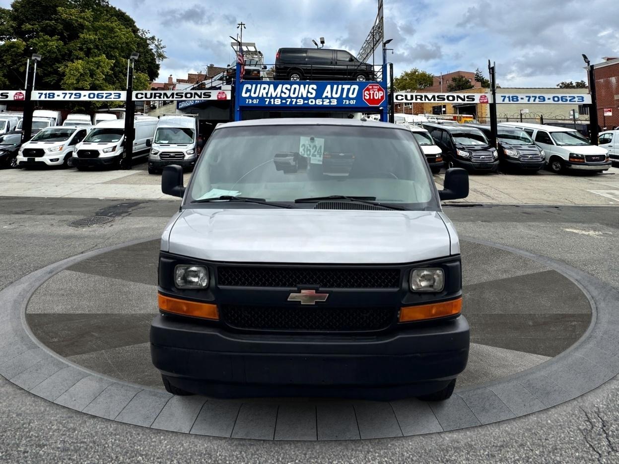 Chevrolet Express Passenger RWD 3500 155" LS w/1LS 2015