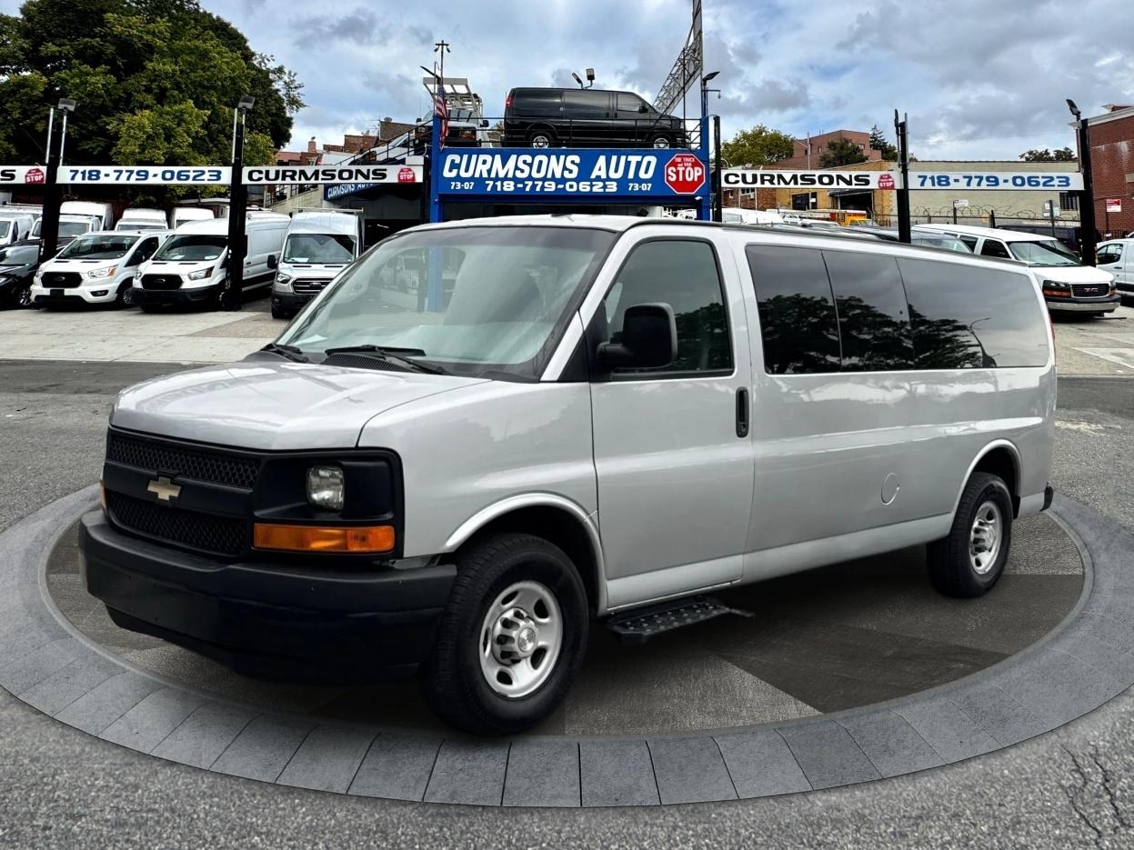 Chevrolet Express Passenger RWD 3500 155" LS w/1LS 2015