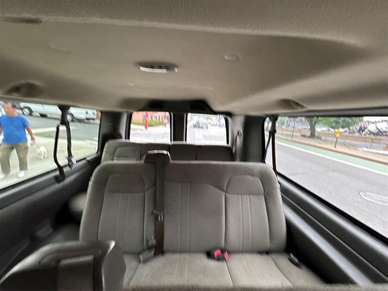 Chevrolet Express Passenger RWD 3500 155" LS w/1LS 2015