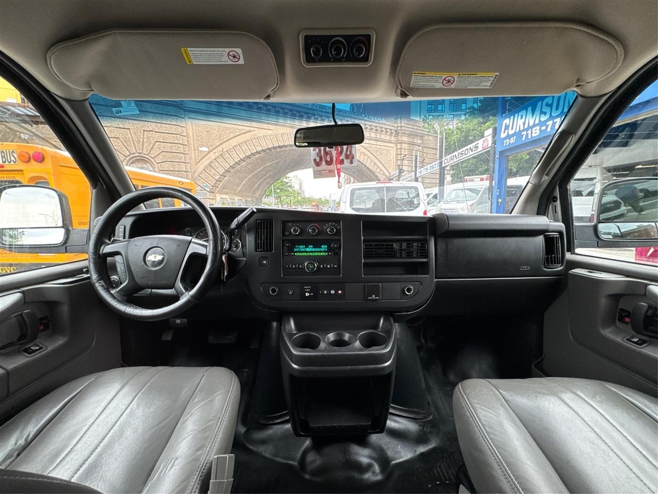 Chevrolet Express Passenger RWD 3500 155" LS w/1LS 2015
