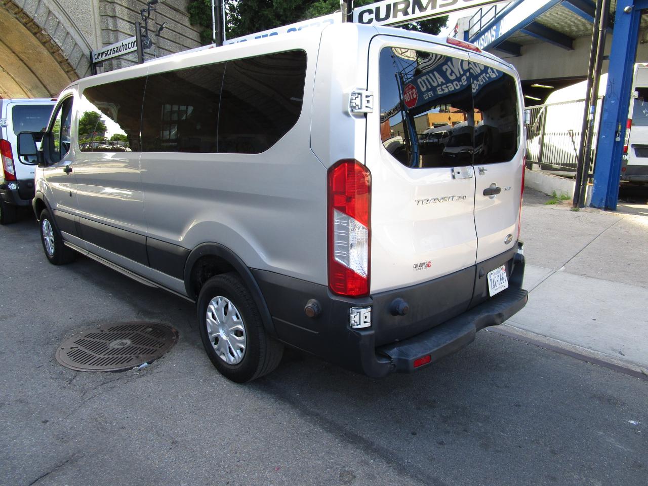 Ford Transit Wagon T-350 148" Low Roof XLT Swing-Out RH Dr 2016