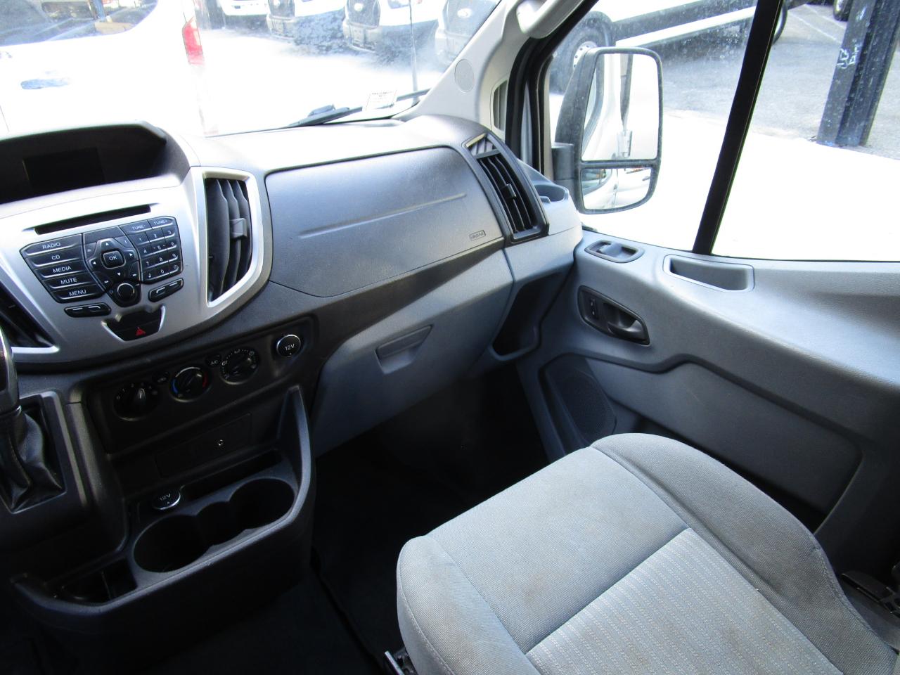 Ford Transit Wagon T-350 148" Low Roof XLT Swing-Out RH Dr 2016
