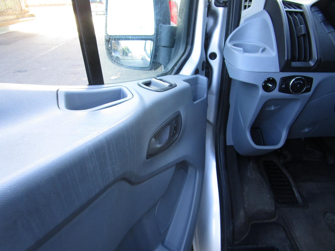 Ford Transit Wagon T-350 148" Low Roof XLT Swing-Out RH Dr 2016