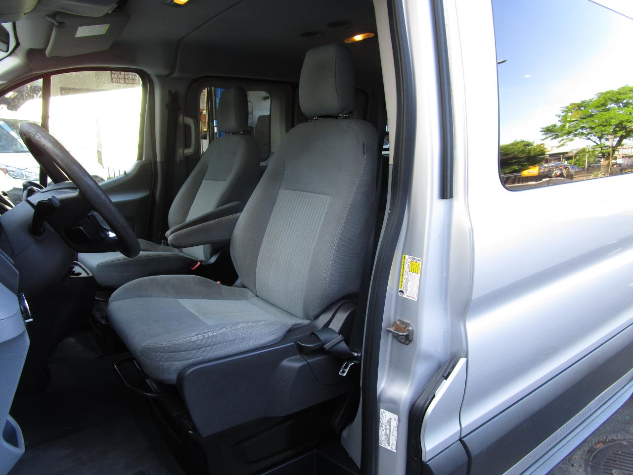 Ford Transit Wagon T-350 148" Low Roof XLT Swing-Out RH Dr 2016