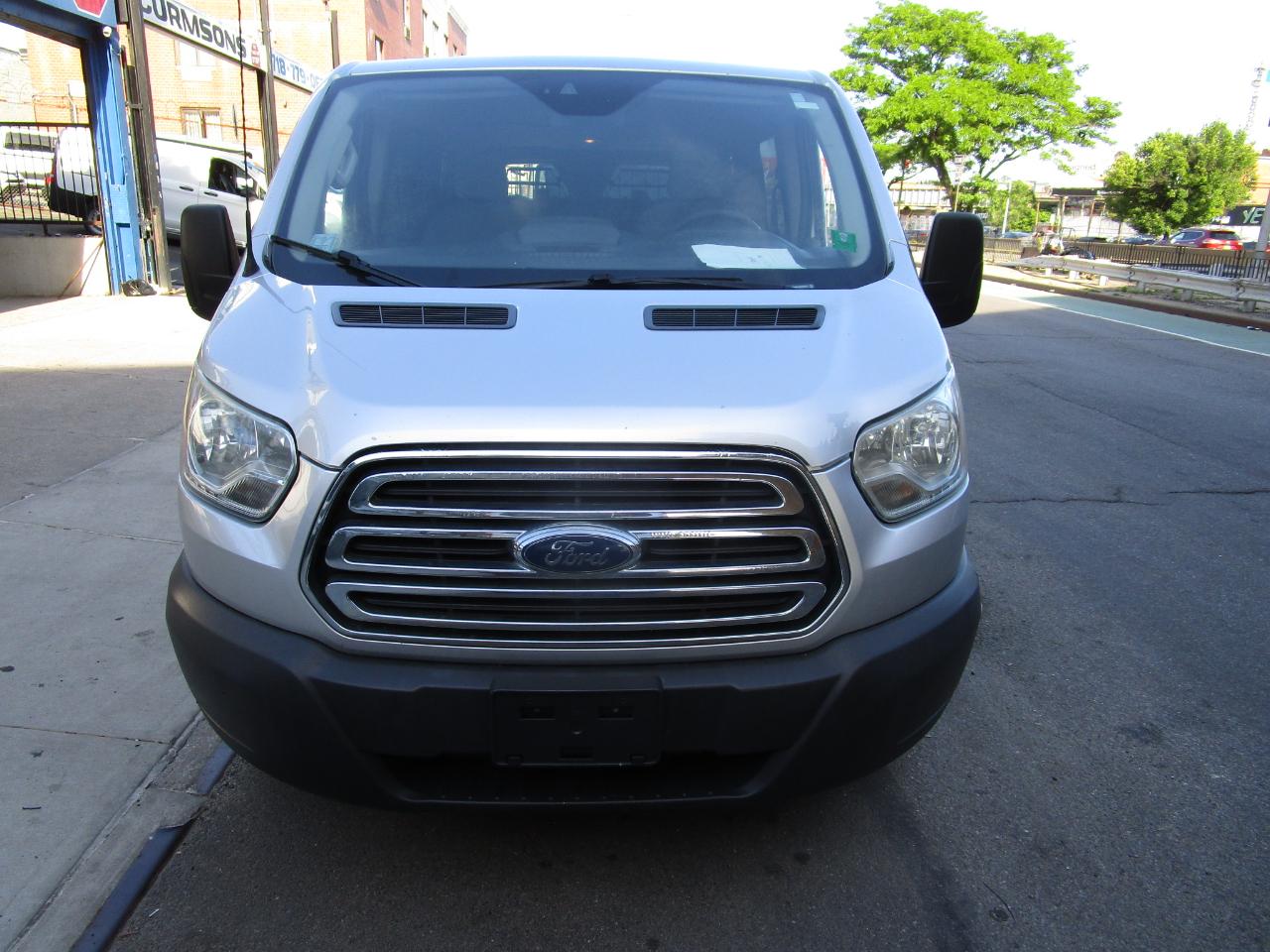 Ford Transit Wagon T-350 148" Low Roof XLT Swing-Out RH Dr 2016