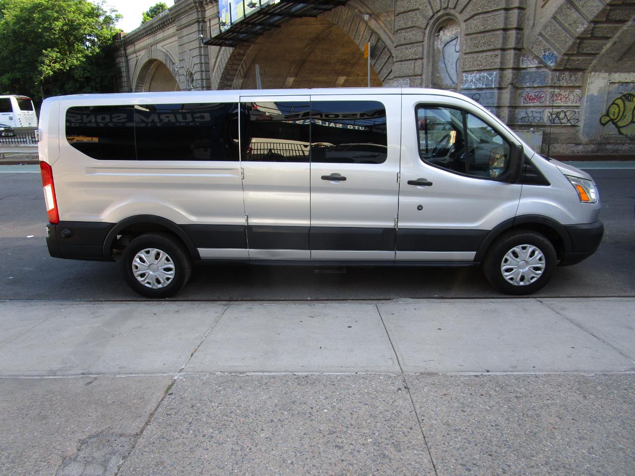 Ford Transit Wagon T-350 148" Low Roof XLT Swing-Out RH Dr 2016