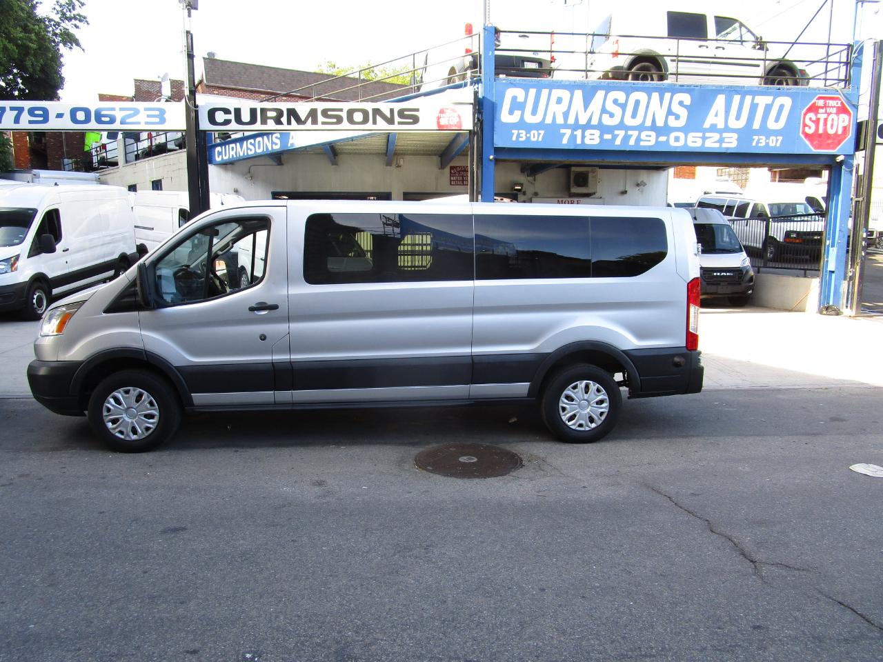 Ford Transit Wagon T-350 148" Low Roof XLT Swing-Out RH Dr 2016