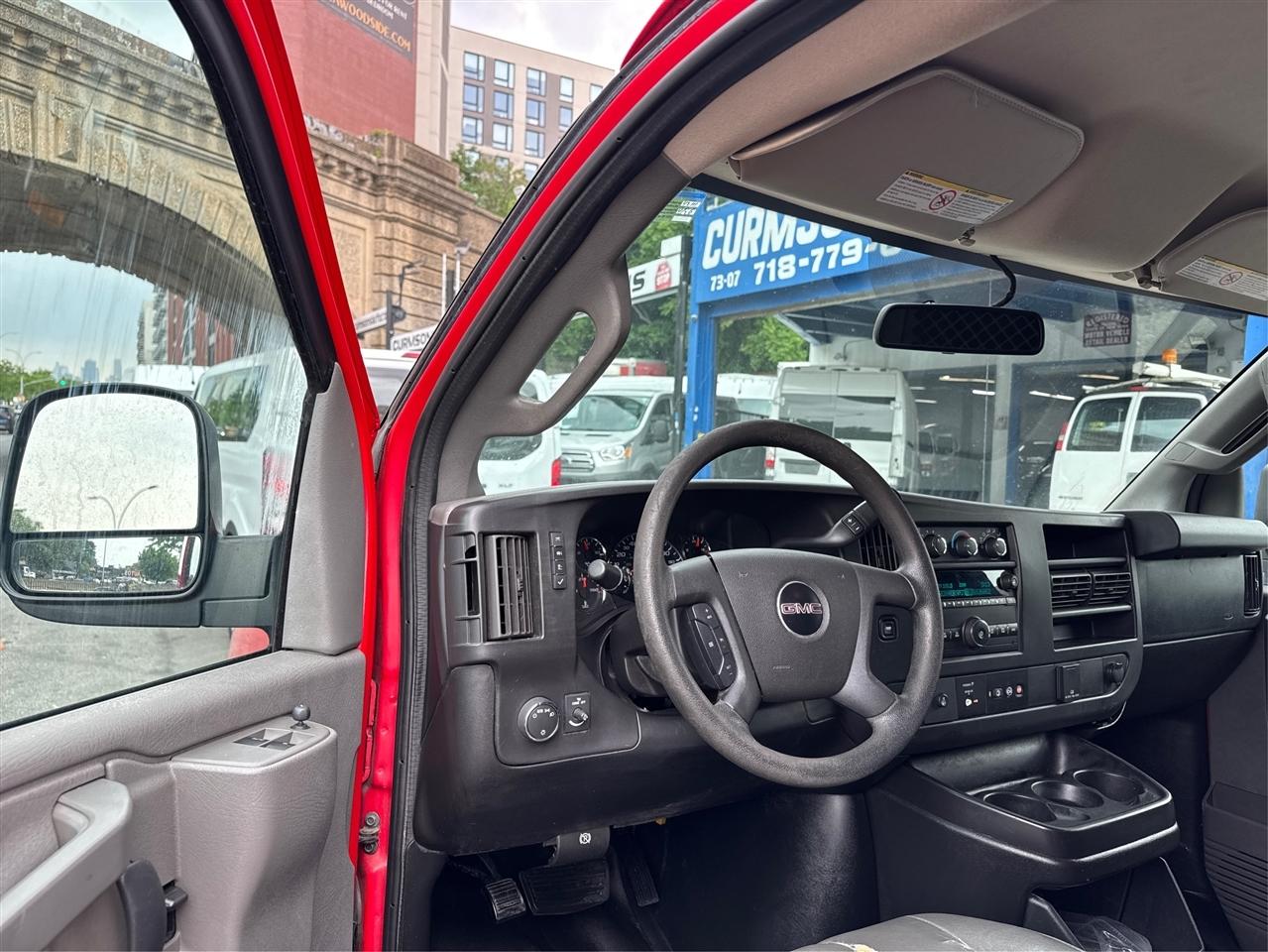 GMC Savana Cargo Van RWD 2500 135" 2018
