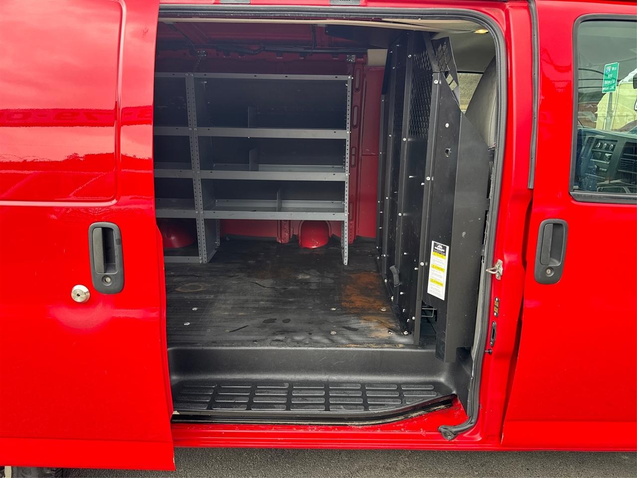 GMC Savana Cargo Van RWD 2500 135" 2018