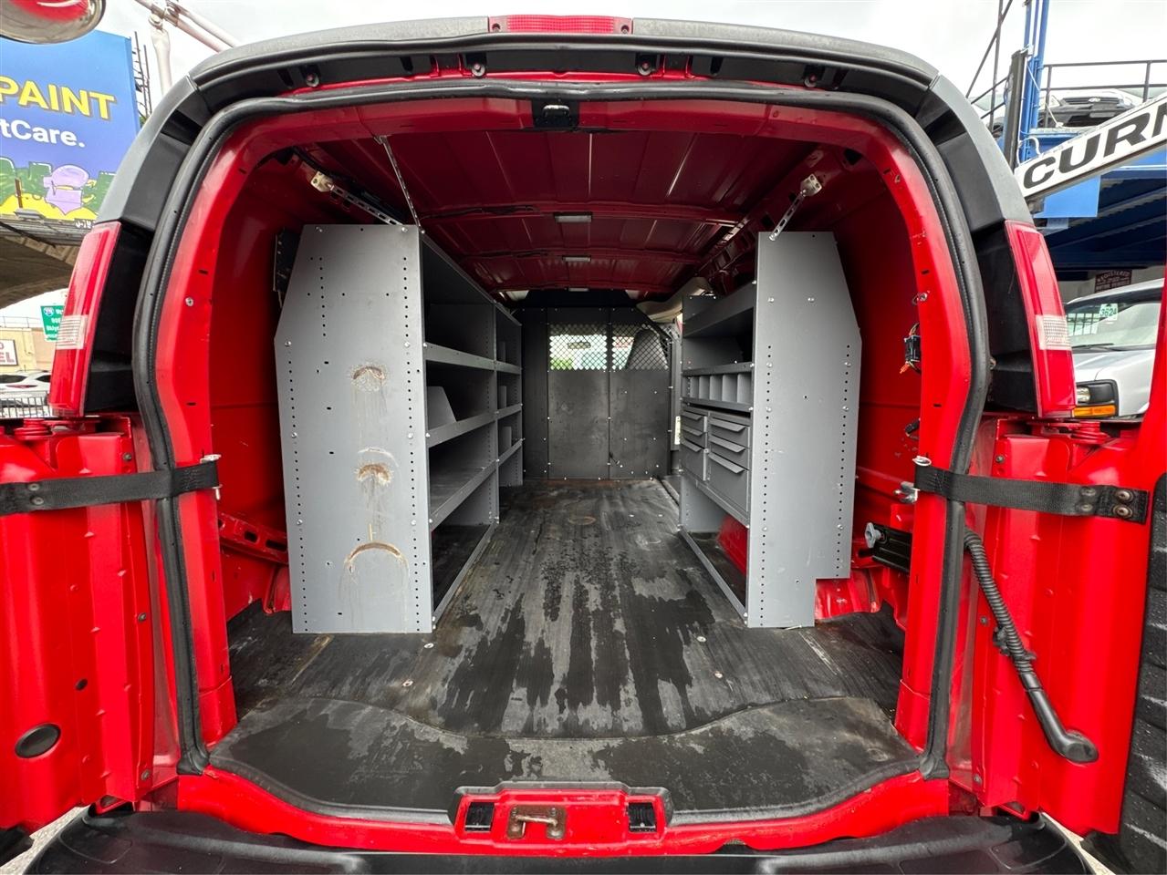 GMC Savana Cargo Van RWD 2500 135" 2018