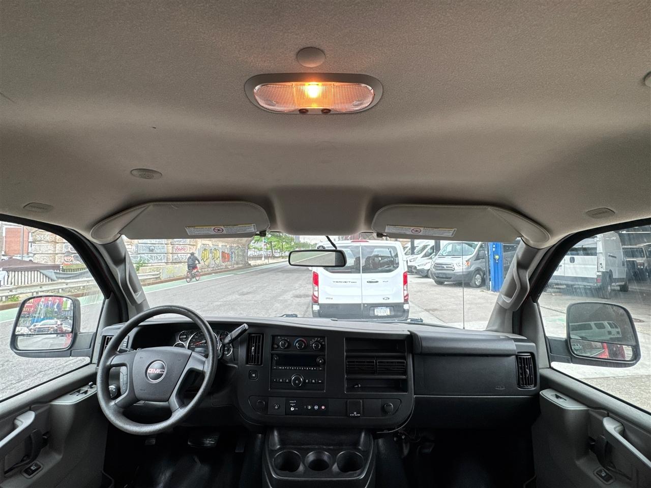 GMC Savana Cargo Van RWD 2500 135" 2018