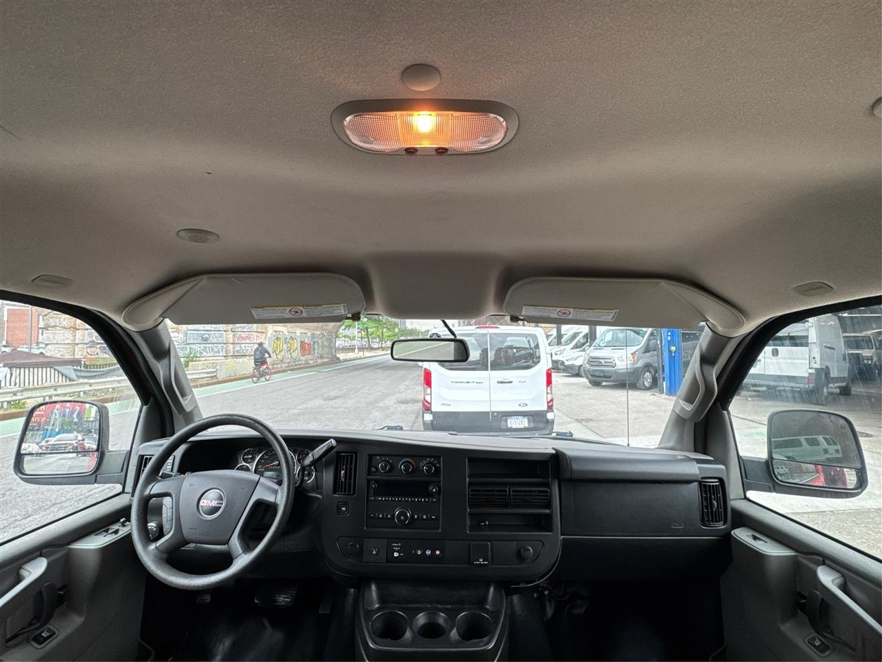 GMC Savana Cargo Van RWD 2500 135" 2018