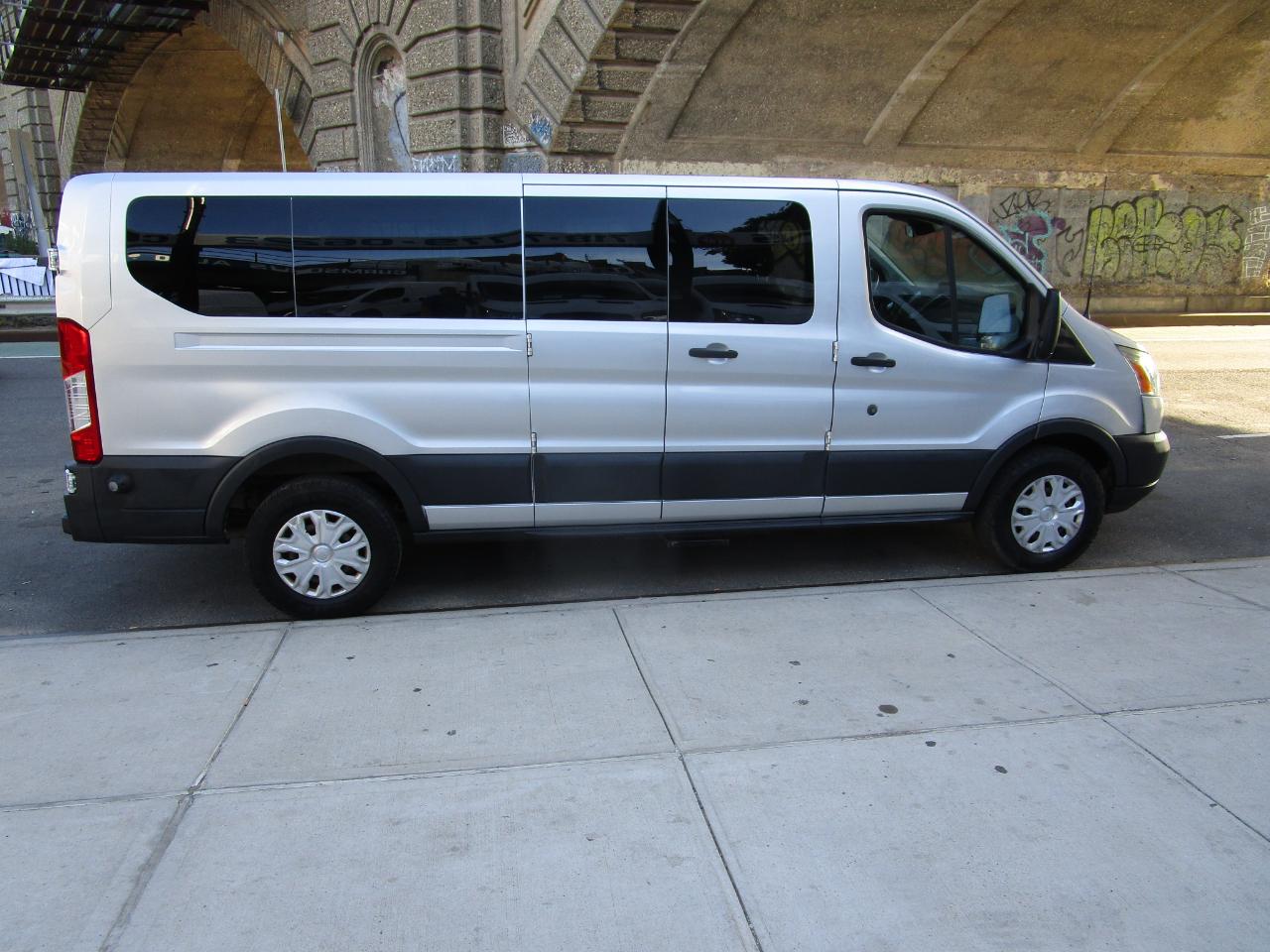 Ford Transit Wagon T-350 148" Low Roof XLT Swing-Out RH Dr 2016