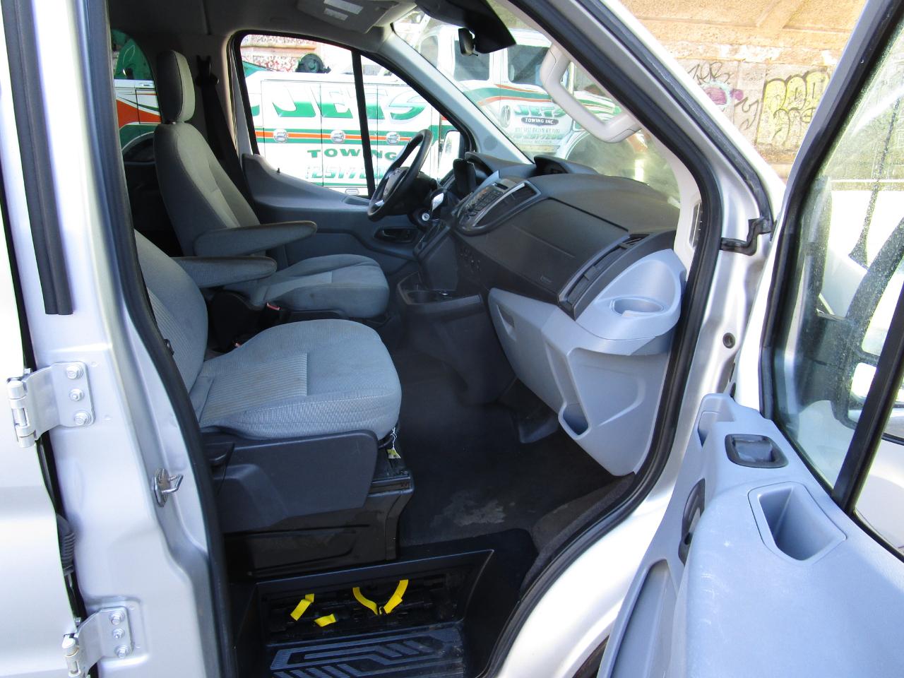 Ford Transit Wagon T-350 148" Low Roof XLT Swing-Out RH Dr 2016