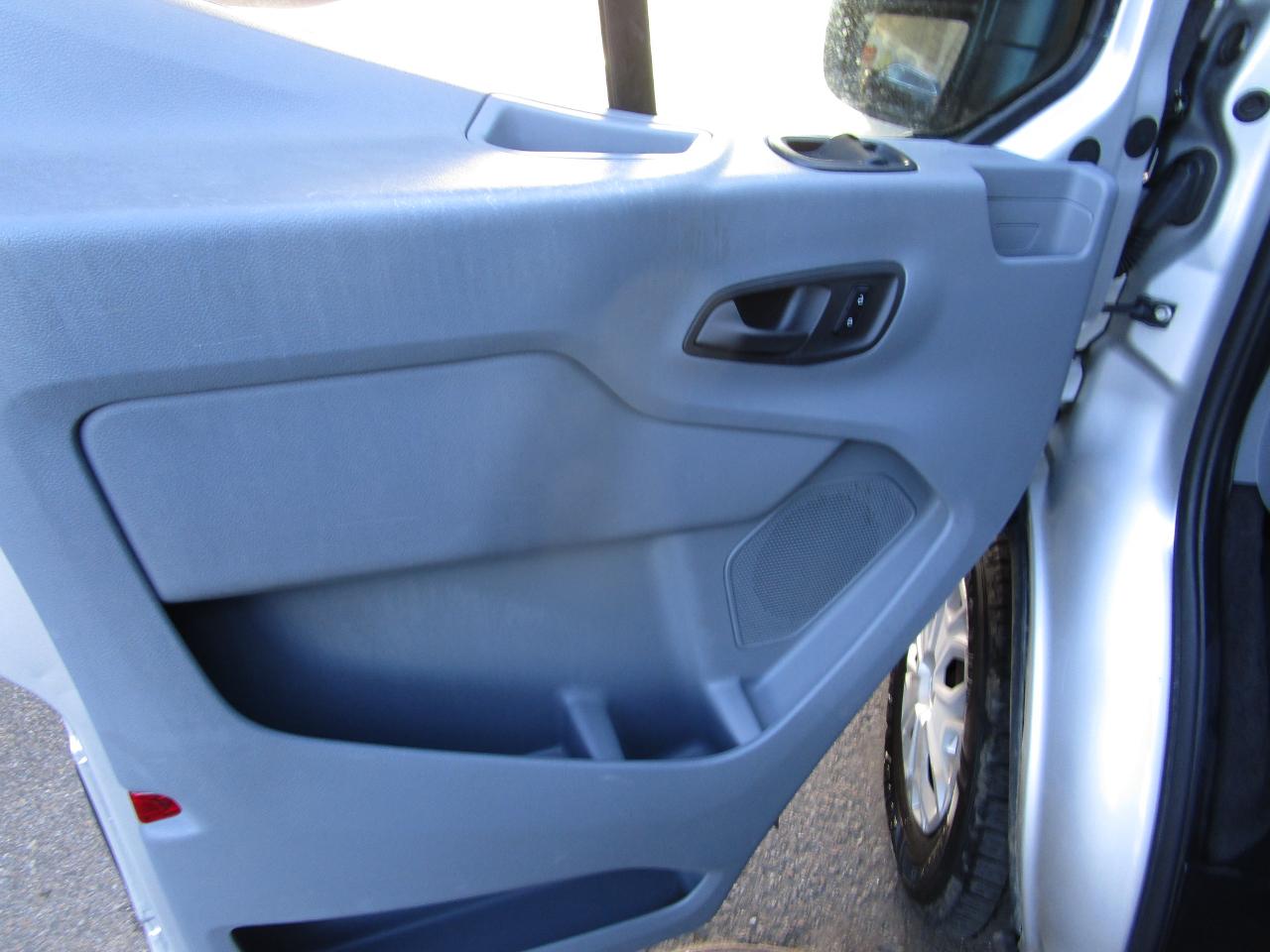 Ford Transit Wagon T-350 148" Low Roof XLT Swing-Out RH Dr 2016