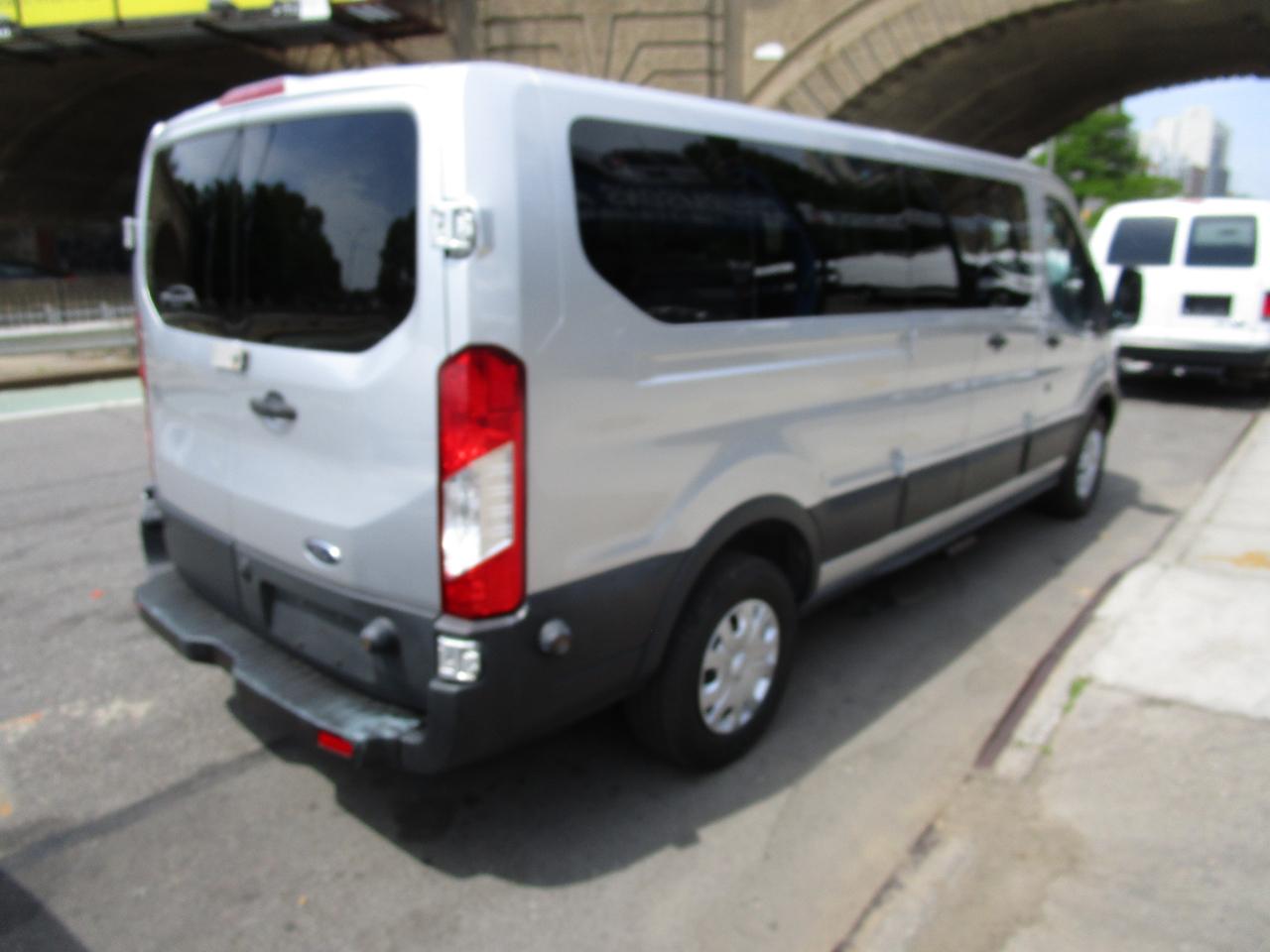 Ford Transit Wagon T-350 148" Low Roof XLT Swing-Out RH Dr 2016