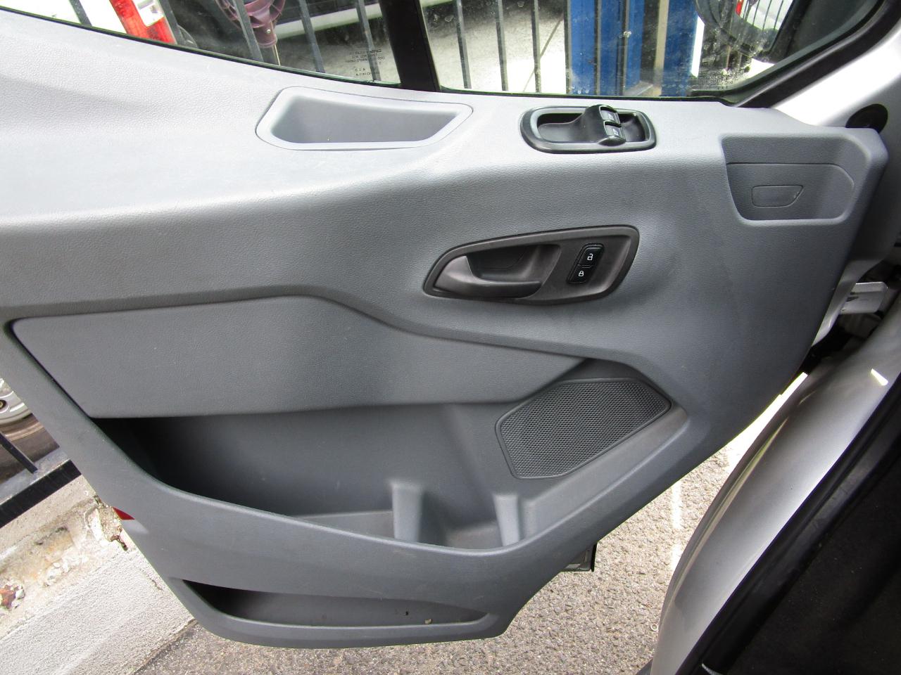 Ford Transit Wagon T-350 148" Low Roof XLT Swing-Out RH Dr 2016